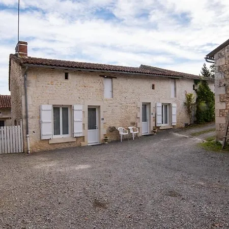 Le Petit Mona Althea * Civaux