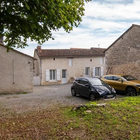 Le Petit Mona Althea * Civaux