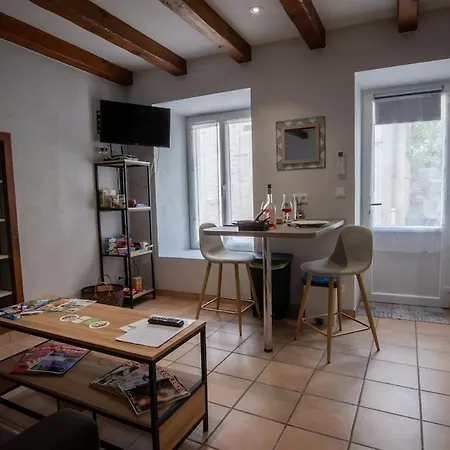 Le Petit Mona Althea Civaux